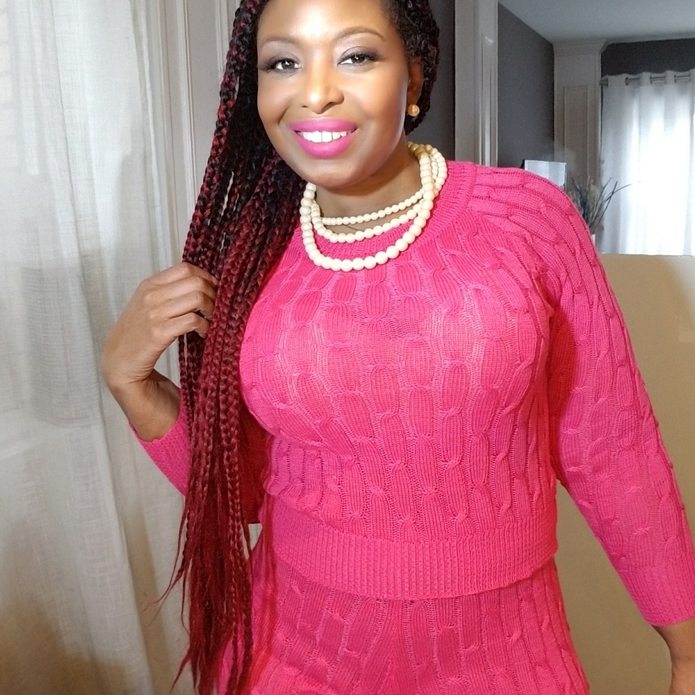 Womans 2 peice knitted suite - Picture 1 of 3